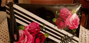 Nwt betsey pouch large wristlet flower
